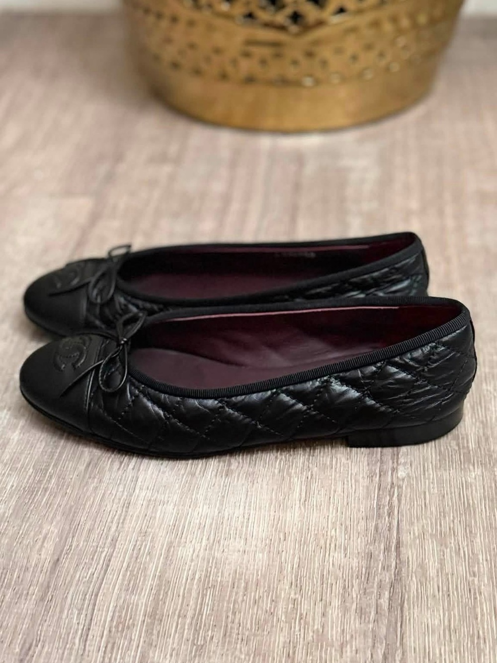 CHANEL Black Quilted Leather Ballet Flats with CC Medallion - Picture 5 of 7